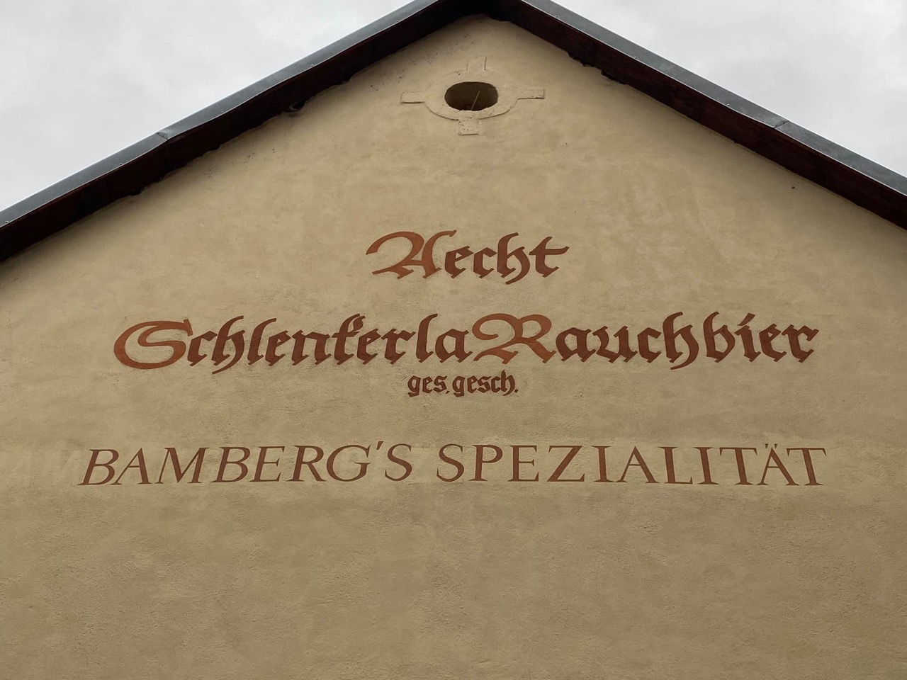 Blick auf einen Bamberger Bierkeller oder Kellerbereich